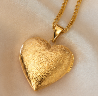 Golden Heart Locket Necklace – Vintage Style Gold Plated Heart Pendant