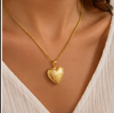 Golden Heart Locket Necklace – Vintage Style Gold Plated Heart Pendant