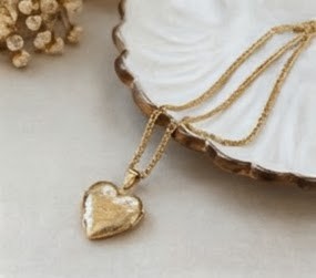 Golden Heart Locket Necklace – Vintage Style Gold Plated Heart Pendant