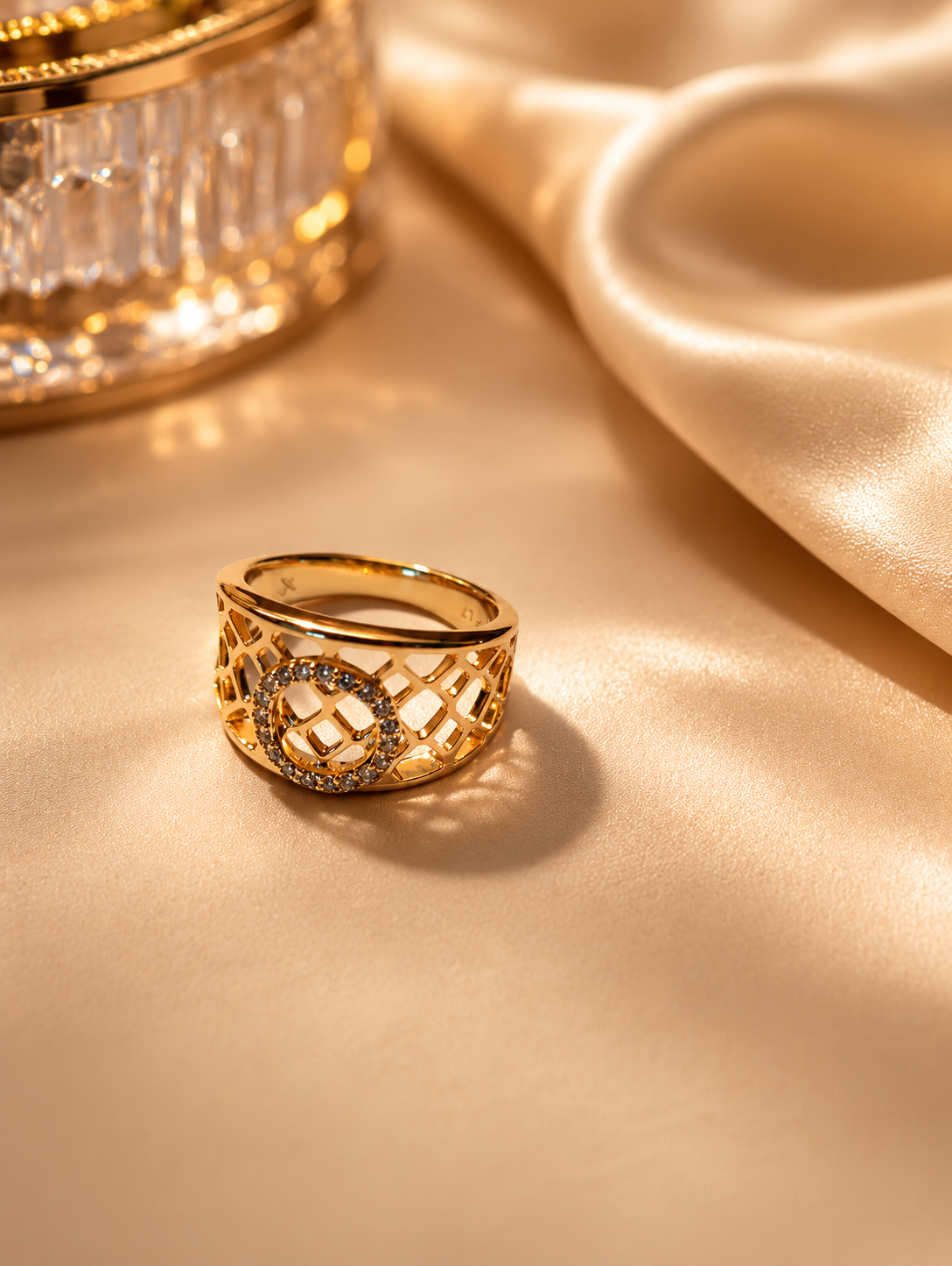 Gold Hollow Lattice Ring with CZ Infinity Circle size 7